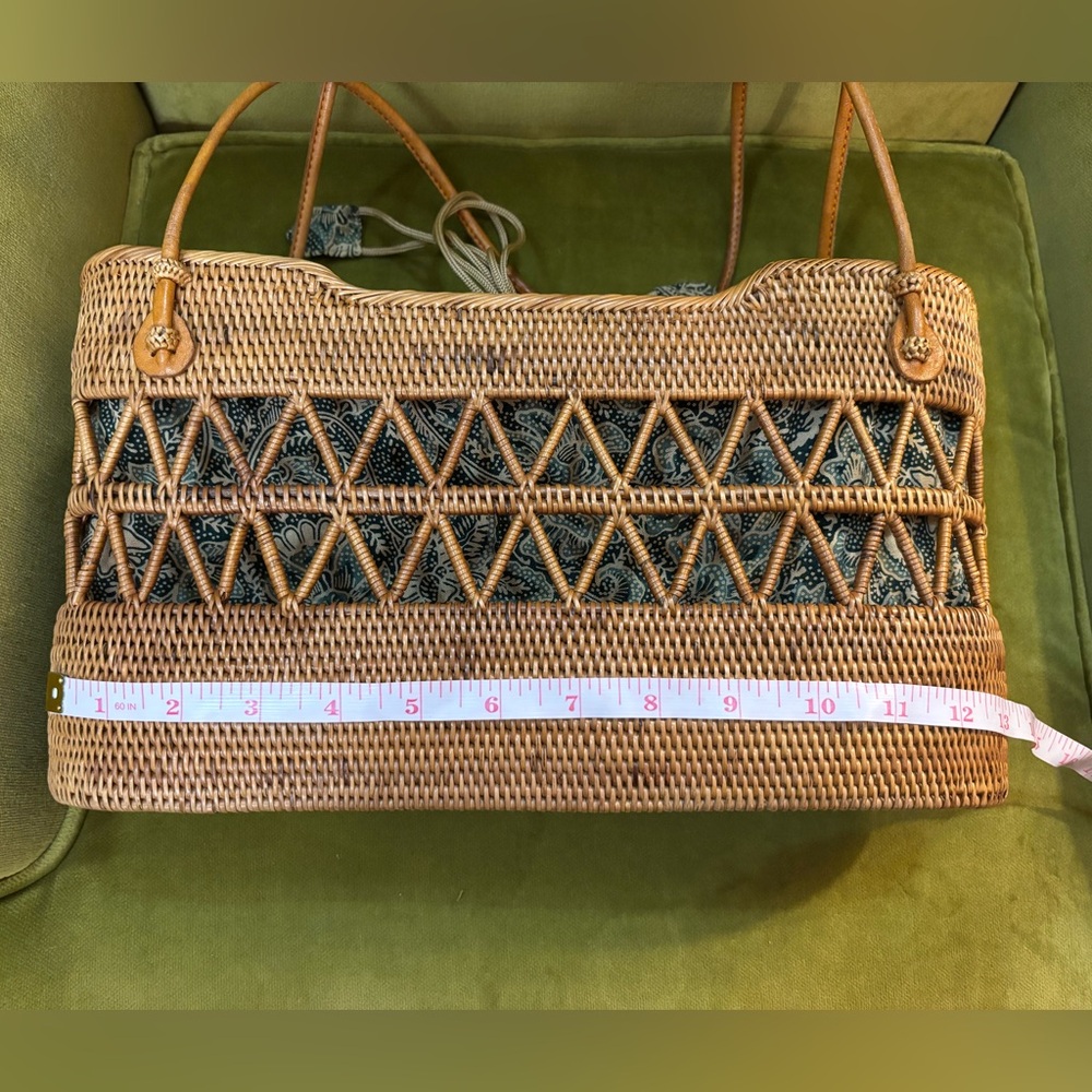 Handcrafted Rattan Ata Bag - Picture 6 of 8